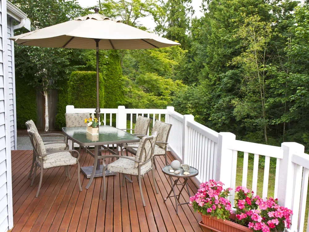 Steps to Staining Your Wooden Deck