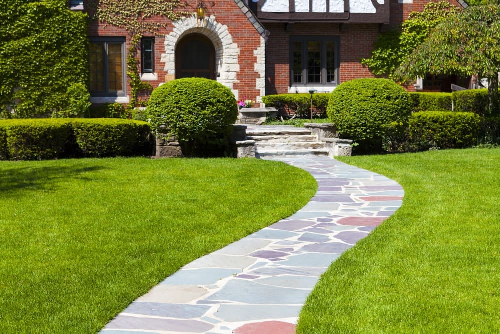 What Is the Best Technique for Painting a Concrete Patio?